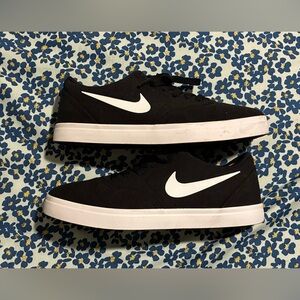 Nike Black and White Sneakers